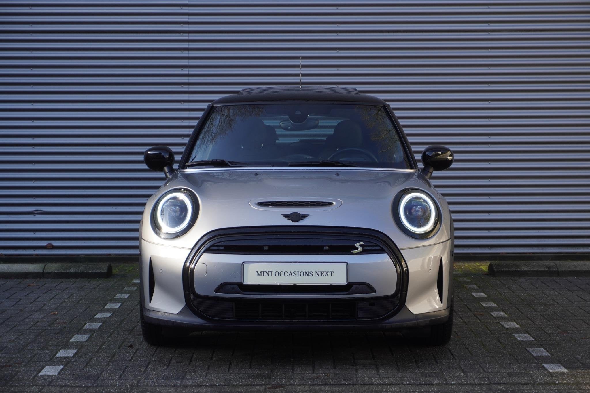 MINI Electric Cooper SE Classic Uitvoering | Glazen panorama, Auto's, Mini, Stof, 4 stoelen, Mini Electric, 184 pk