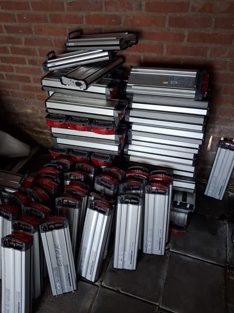 Partij defecte fiets accu's RIH  Omega 100 stuks, Www.Rih.nl, Pyter jurjensstrjitte stiens, Gebruikt, Rih