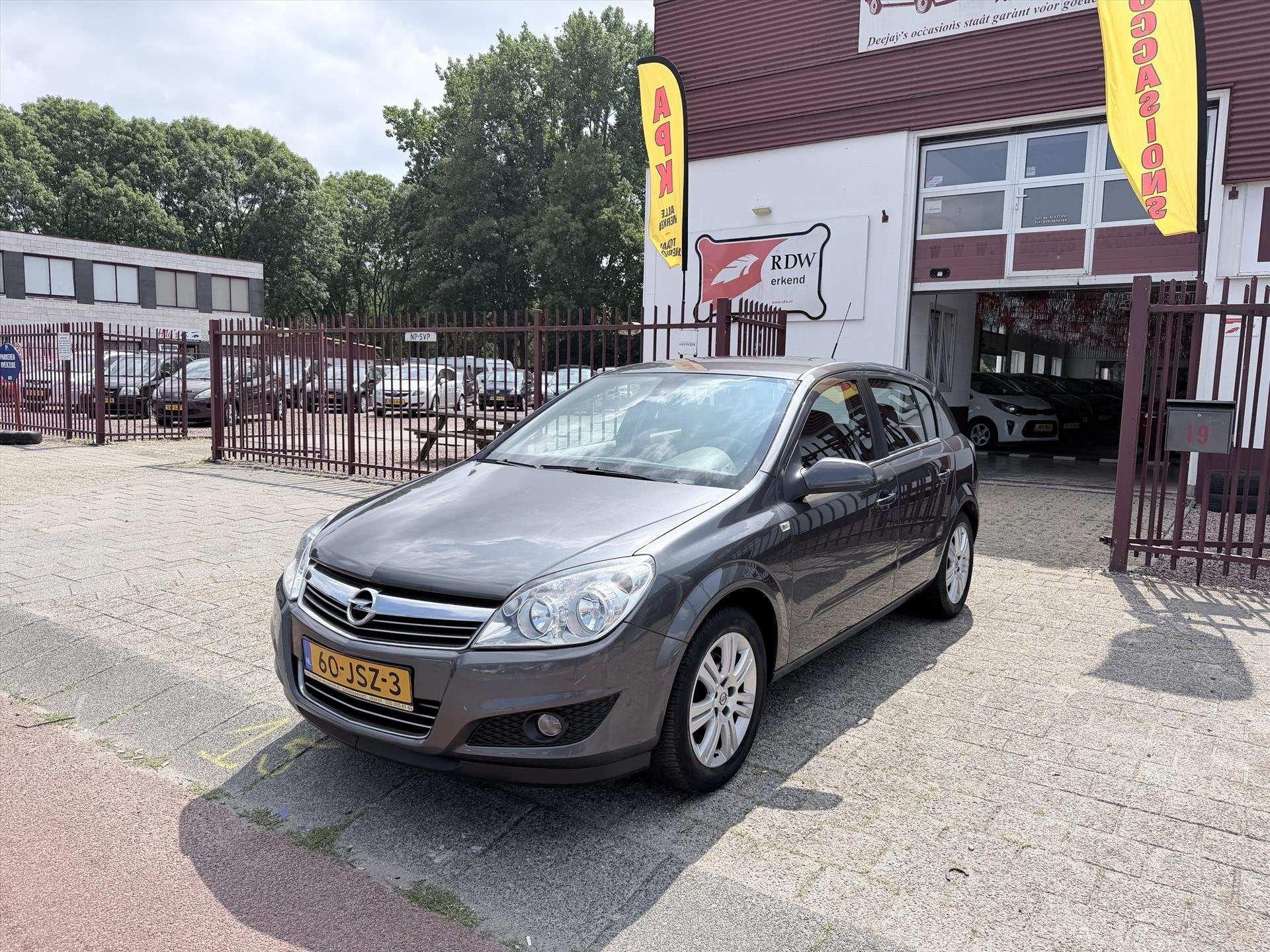 Opel Astra 1.6 16V 5D 85KW Cosmo, 15 km/l, Gebruikt, 4 cilinders, 635 kg