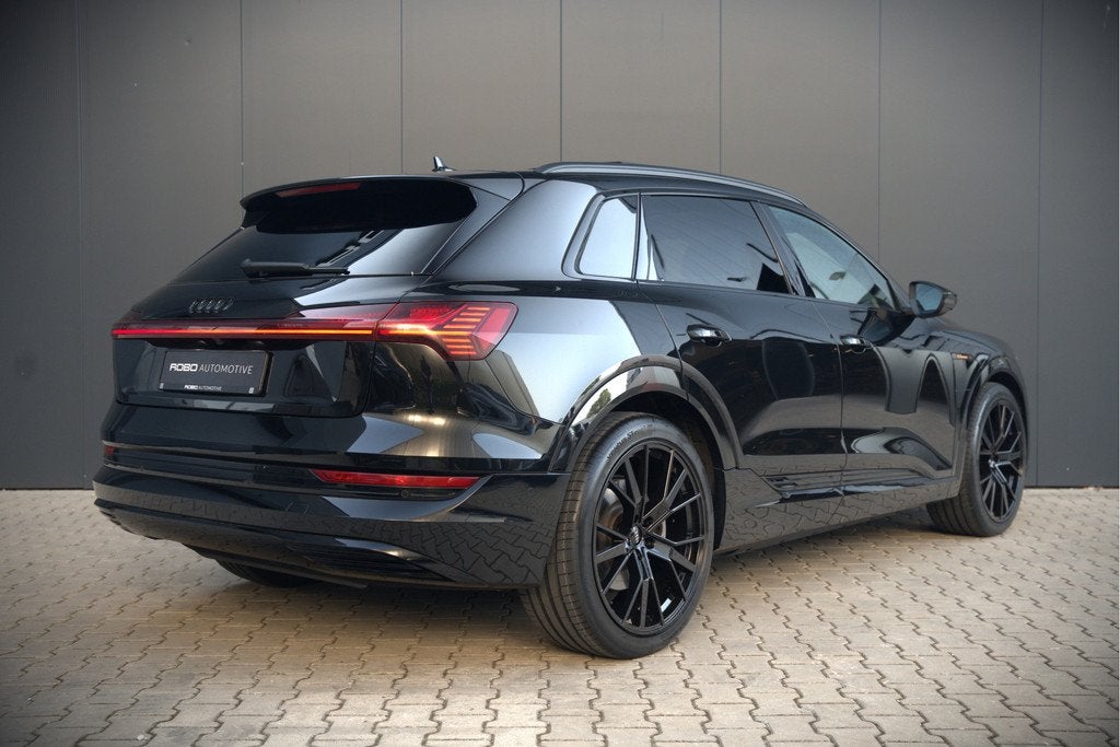 Audi e-tron e-tron 50 quattro Launch edition plus 71 kWh S-L, Auto's, Audi, Automaat, Zwart, 71 kWh, Zwart