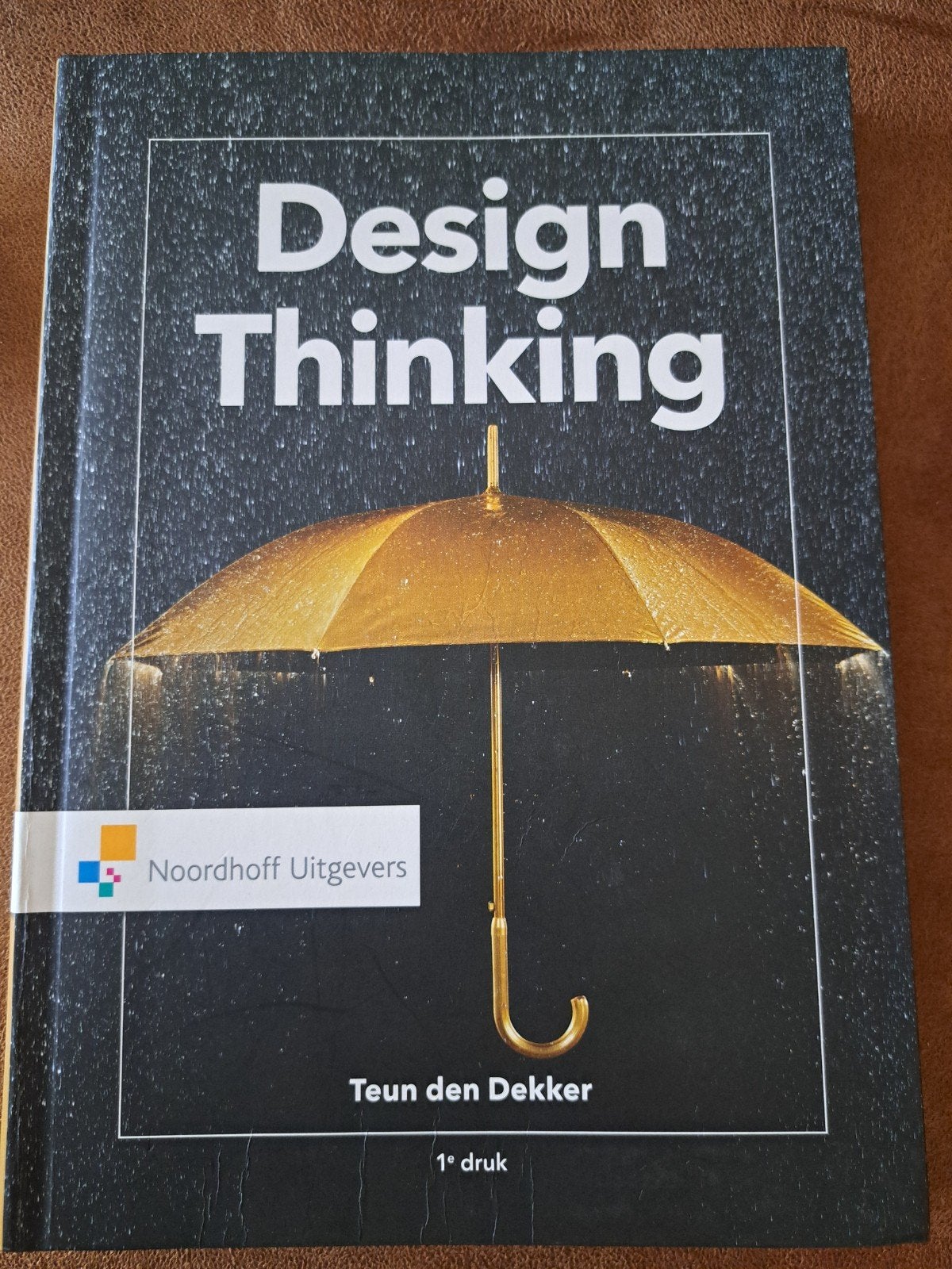 Design Thinking - Teun den Dekker (1e druk), Zo goed als nieuw, Teun den Dekker, Gamma, HBO