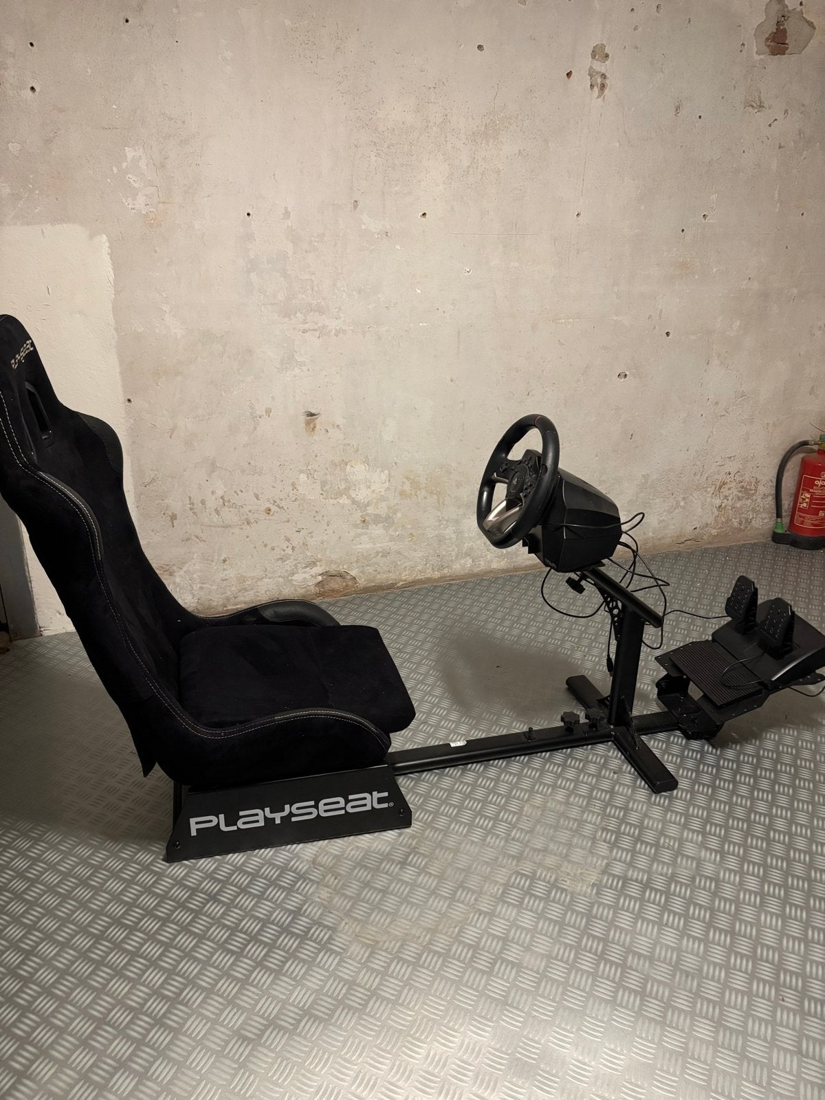Playseat Evolution met racestuur en pedalen, Ophalen, Racestoel, Gebruikt, PC