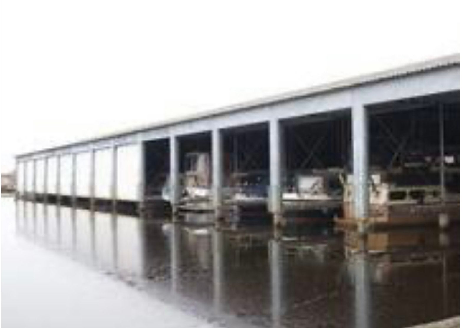 Overdekt boothuis te huur - winterstalling in Terhorne, Ophalen, Zeilboot of Motorboot