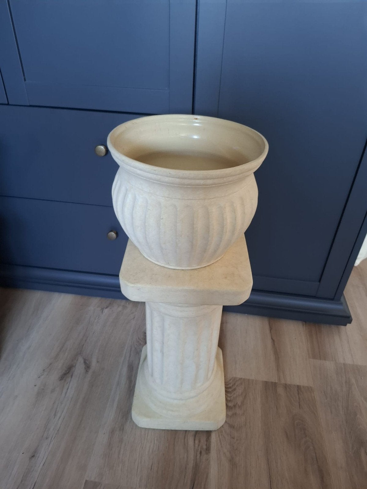 Twee stuks decoratieve zuil met bloempot - 63 cm hoog, Huis en Inrichting, Ophalen