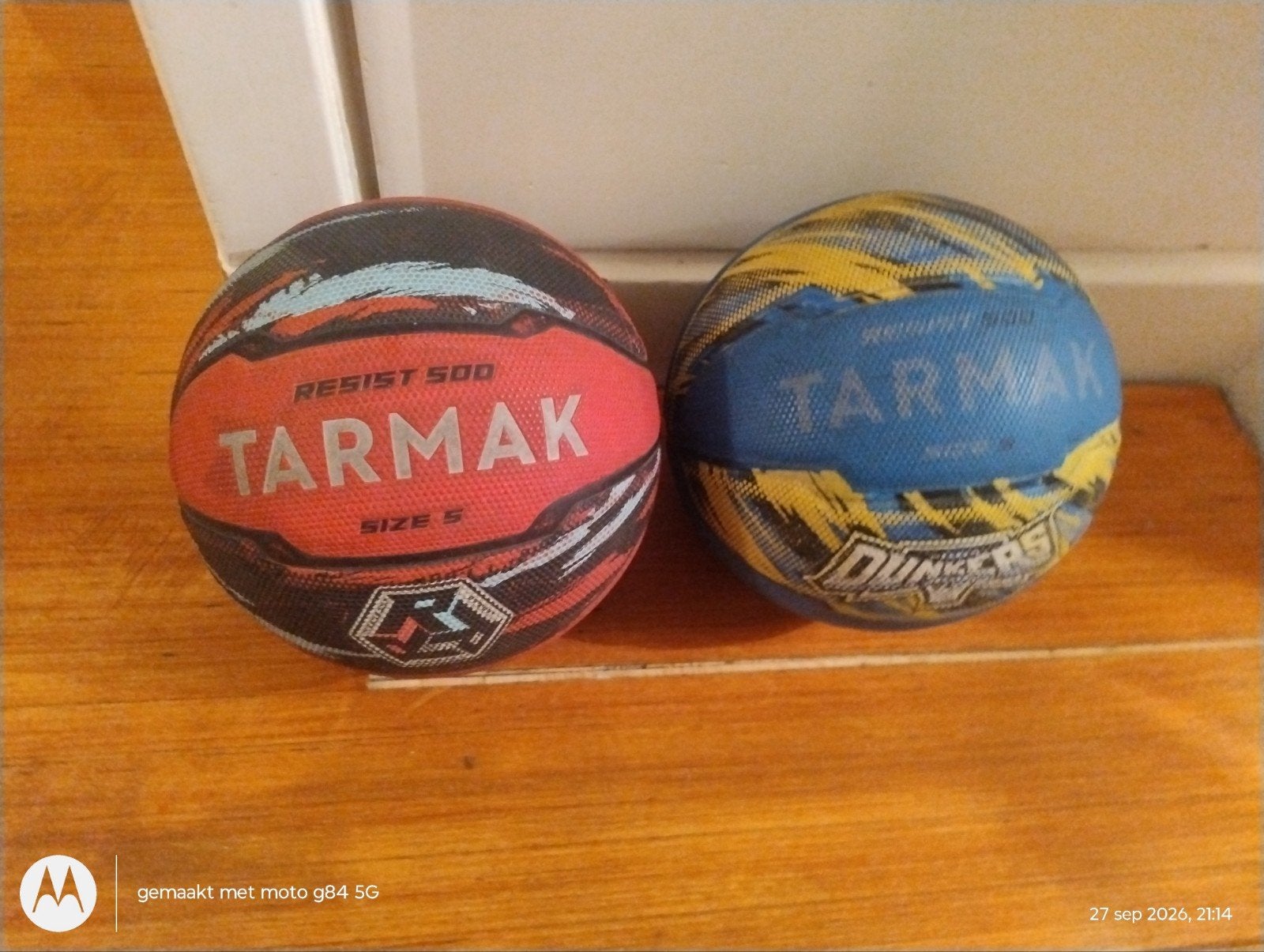 Twee Tarmak basketbal maat 5 - binnen en buiten, Ophalen of Verzenden