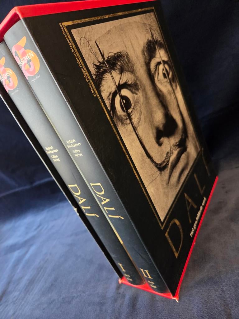 Salvador Dali monografie 2 boeken in box, Ophalen