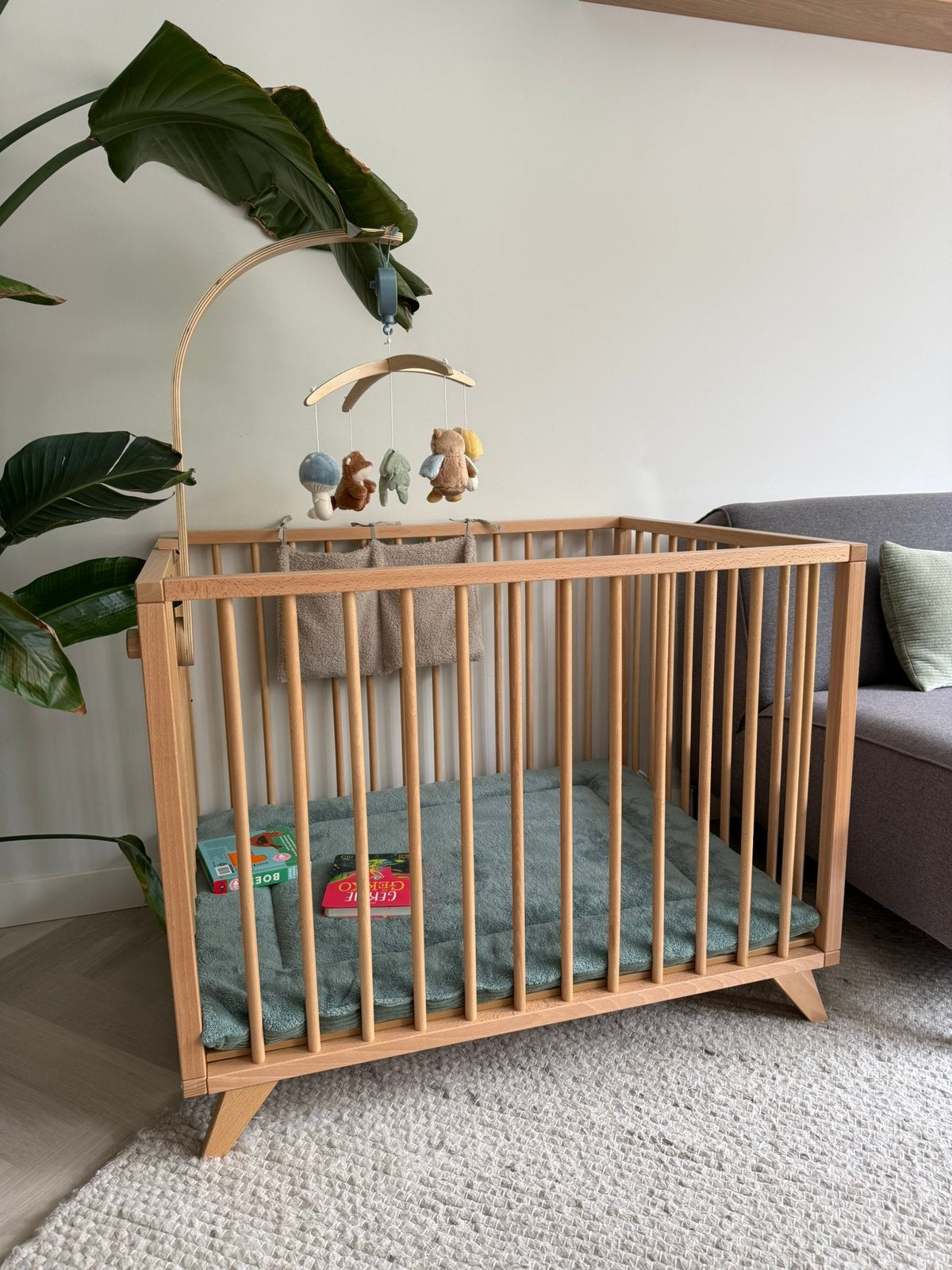 Houten box inclusief muziekmobiel en kleed, Kinderen en Baby's, Boxen, Ophalen, Zo goed als nieuw, Rond, Boxkleed