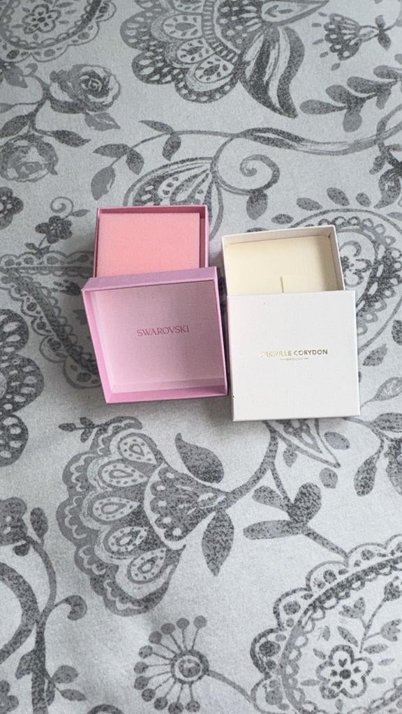 Swarovski en Pernille Corydon sieradendoosjes, Sieraden, Tassen en Uiterlijk, Ophalen of Verzenden, Gebruikt
