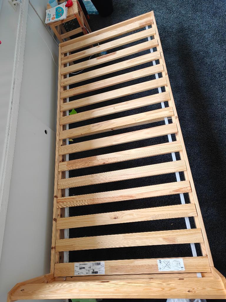 3 x Ikea Neiden bedframe (90x200)met Lindbaden lattenbodem, Huis en Inrichting, Ophalen, 90 cm, Zo goed als nieuw, 200 cm