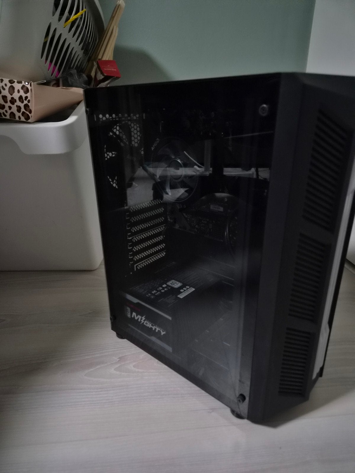 Gaming PC met RGB verlichting en monitor en toetsenbord, Ophalen, Onbekend, Met monitor, 8 GB