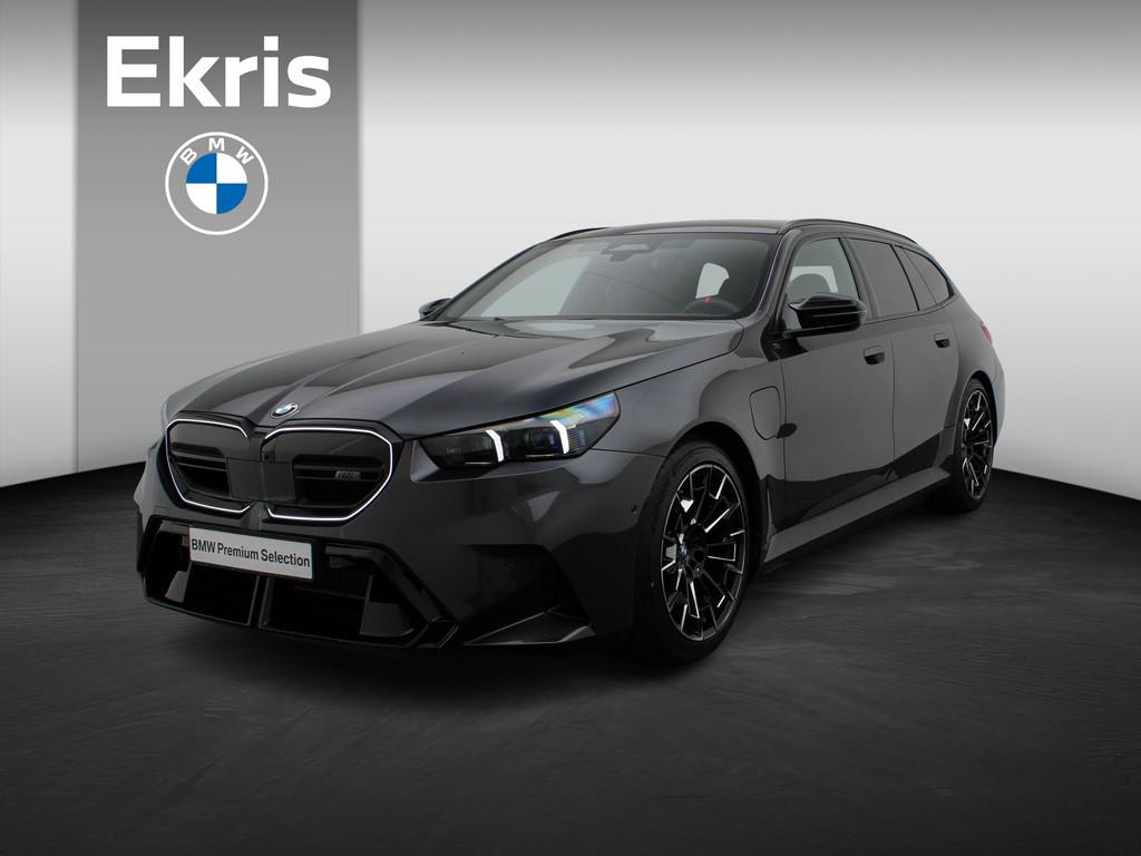 BMW M5 Touring LED | Leder | HUD | Active cruise | Panoramad, Automaat, 4395 cc, 135 min, Vierwielaandrijving