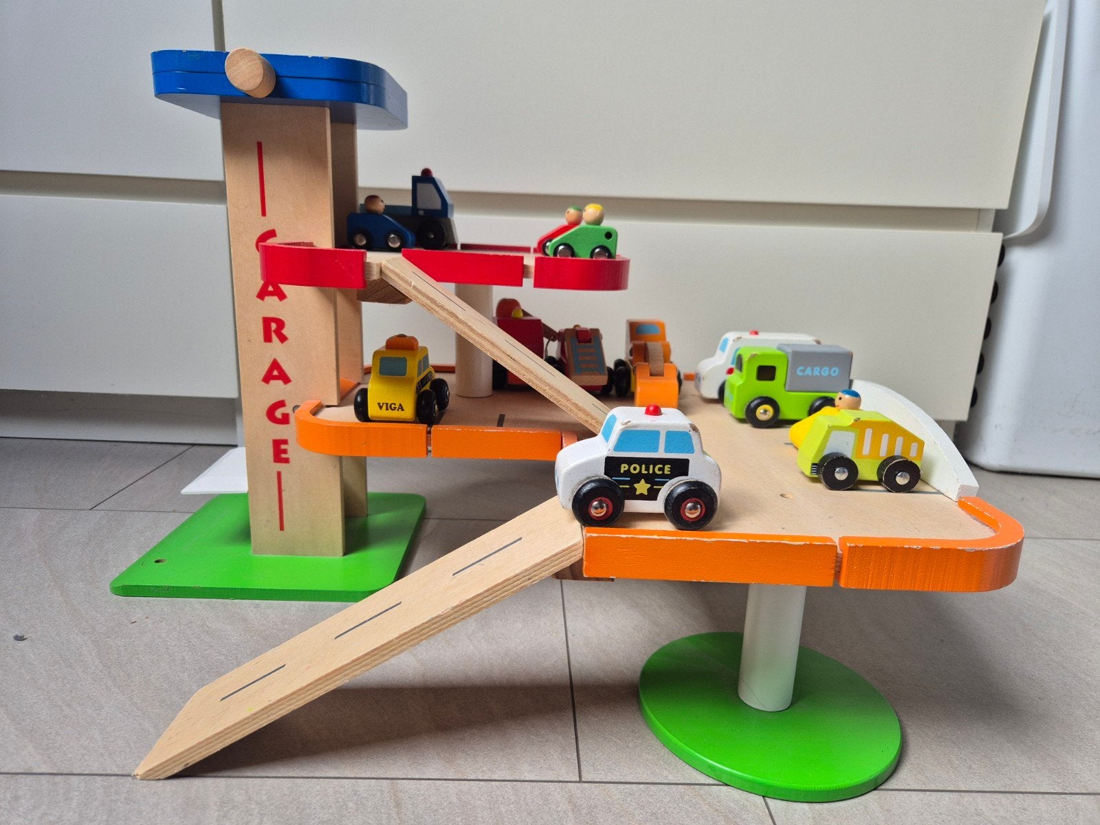 Houten autogarage Vega met extra houten auto's, Ophalen, Gebruikt, Overige typen