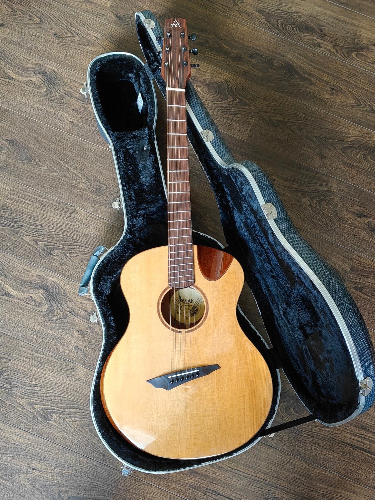 Avian Songbird Deluxe 2017 Fanned Fret, Ophalen, Gebruikt, Western- of Steelstringgitaar, Met (piezo-)element