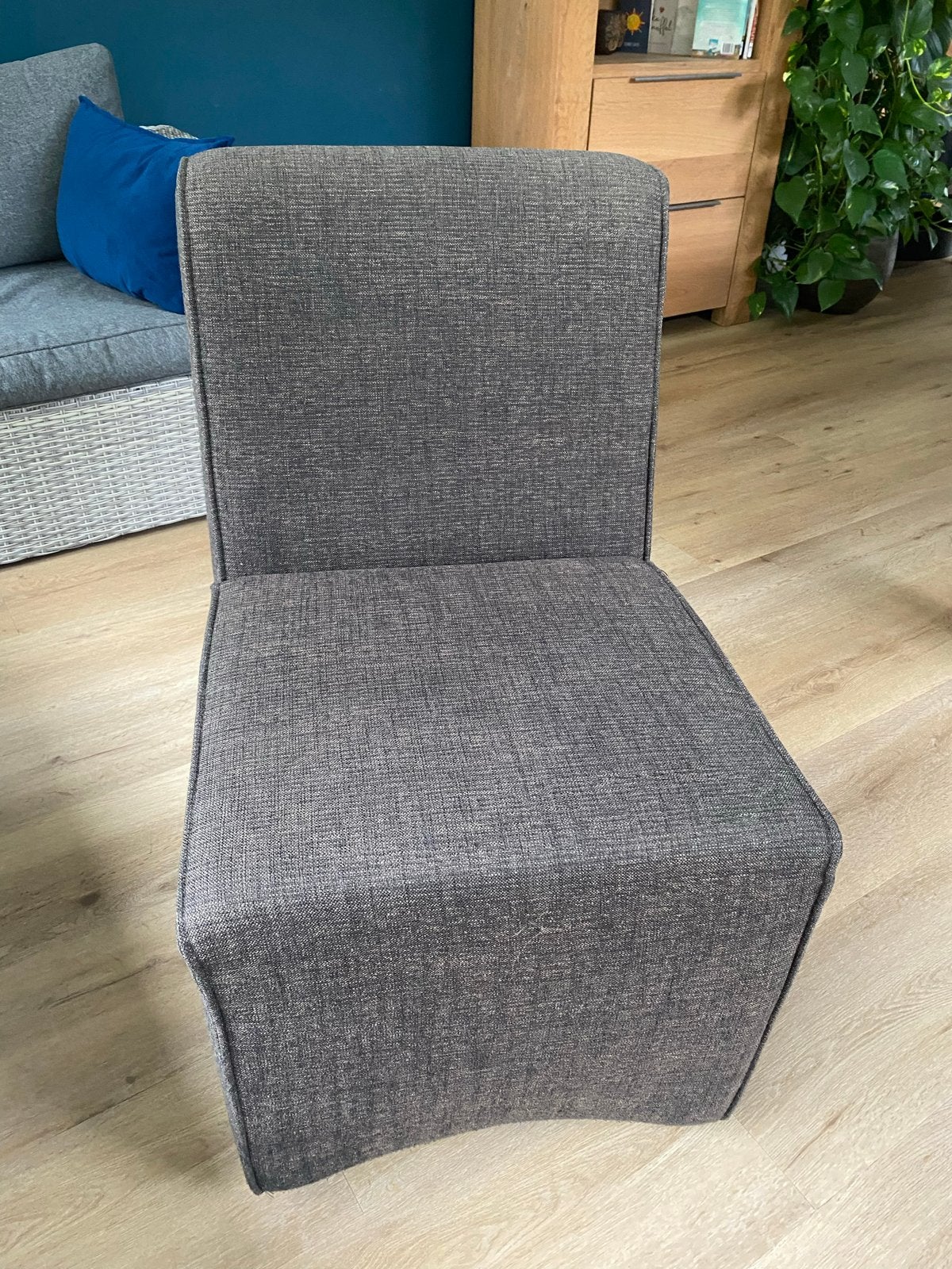 6 Bruine Eetkamerstoelen met Wieltjes - Italiaans Design, Ophalen, Bruin, Zo goed als nieuw, Stof