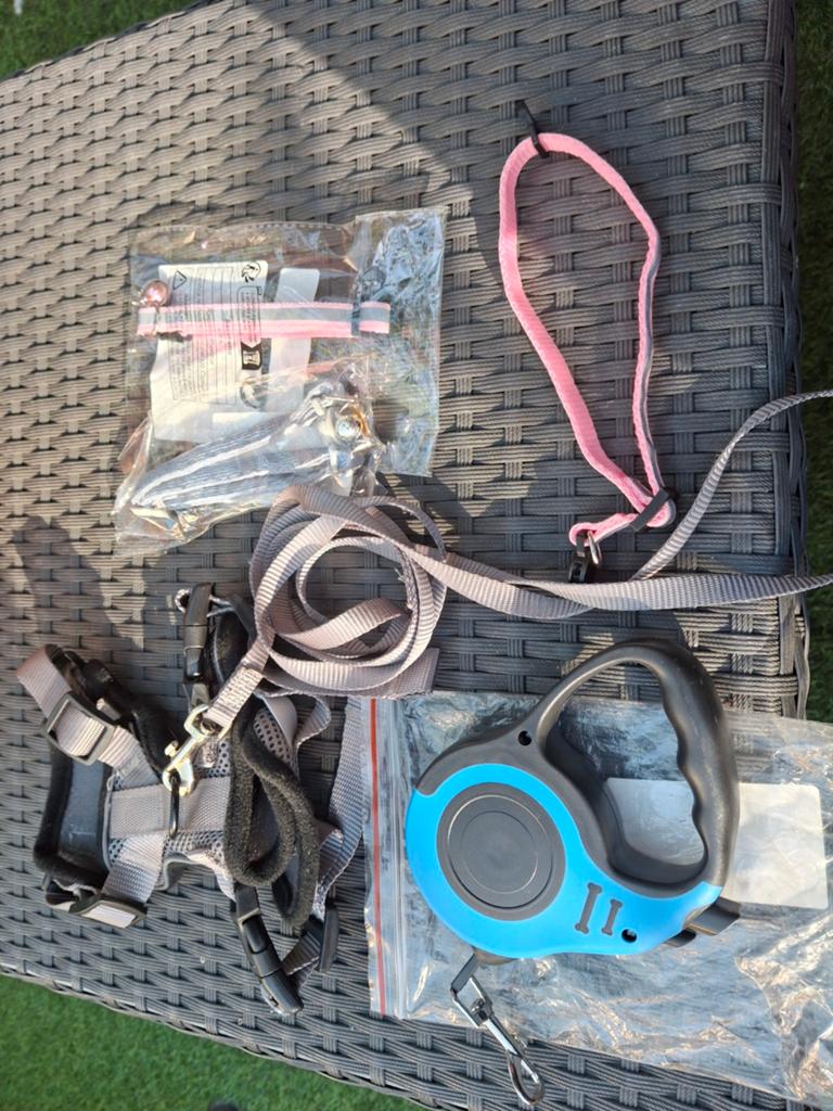 Katten harnas, riem en 3x halsband, Ophalen of Verzenden, Zo goed als nieuw