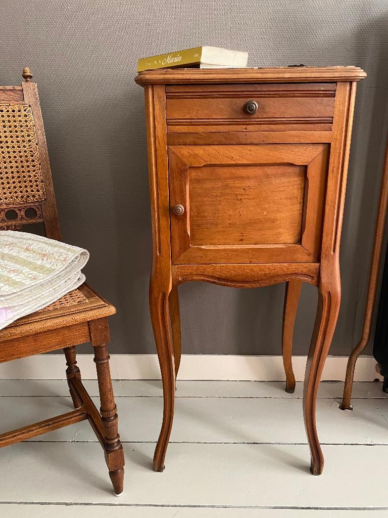 Brocante, antiek nachtkastje Louis XV stijl. marmeren blad, Ophalen