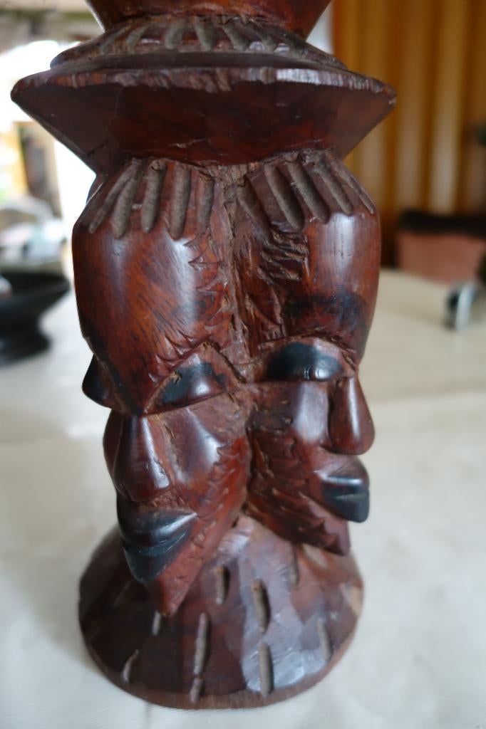 'houten kunstwerk met 4 hoofden uit voormalig Belgisch Congo, Ophalen of Verzenden