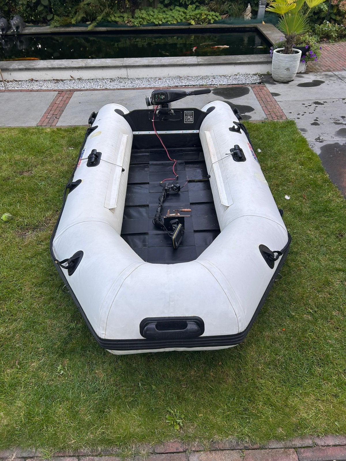 Foto 2 van Zeer mooie aquaparx rubberboot 2.8m bij 1.35m