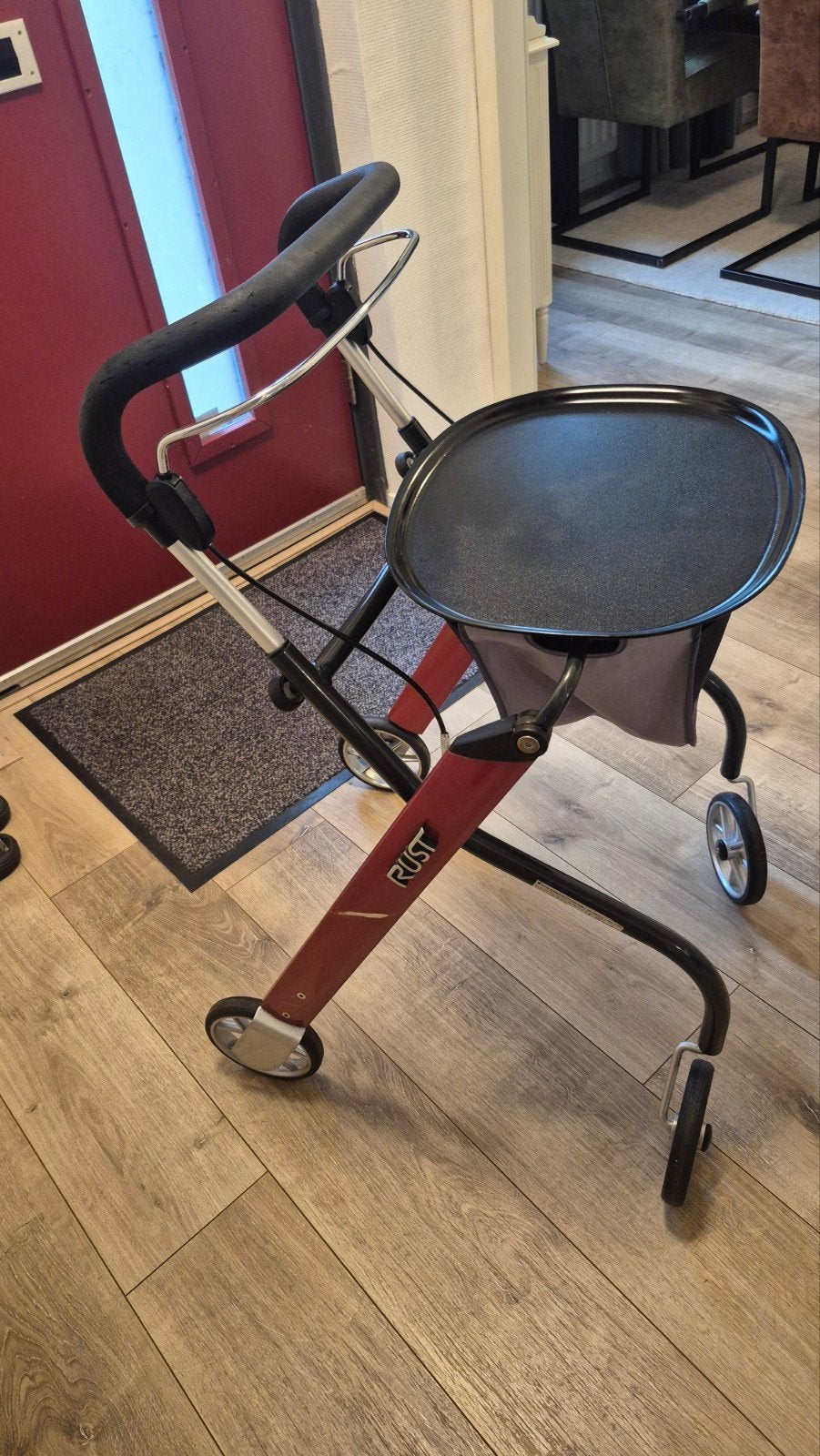 Trust rollator met mandje voor binnen in huis., Diversen, Rollators, Ophalen, Opvouwbaar, Gebruikt
