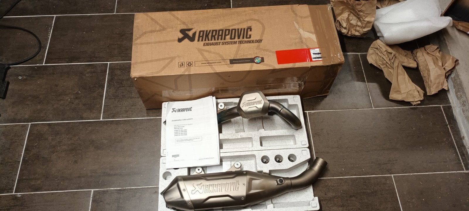 akrapovic titanium uitlaat systeem., Ophalen of Verzenden