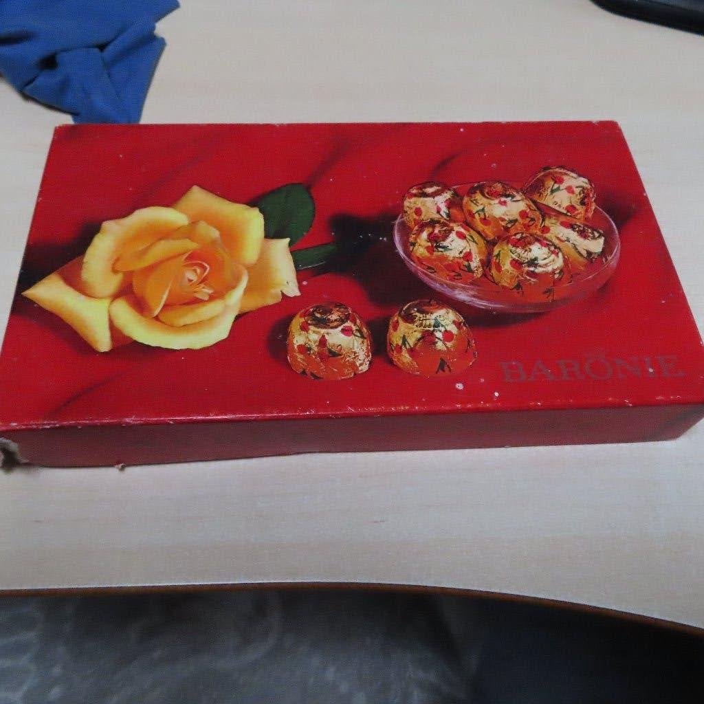 oude doosjes van Bonbons , Baronie, Lindt 60er jaren, Verzenden