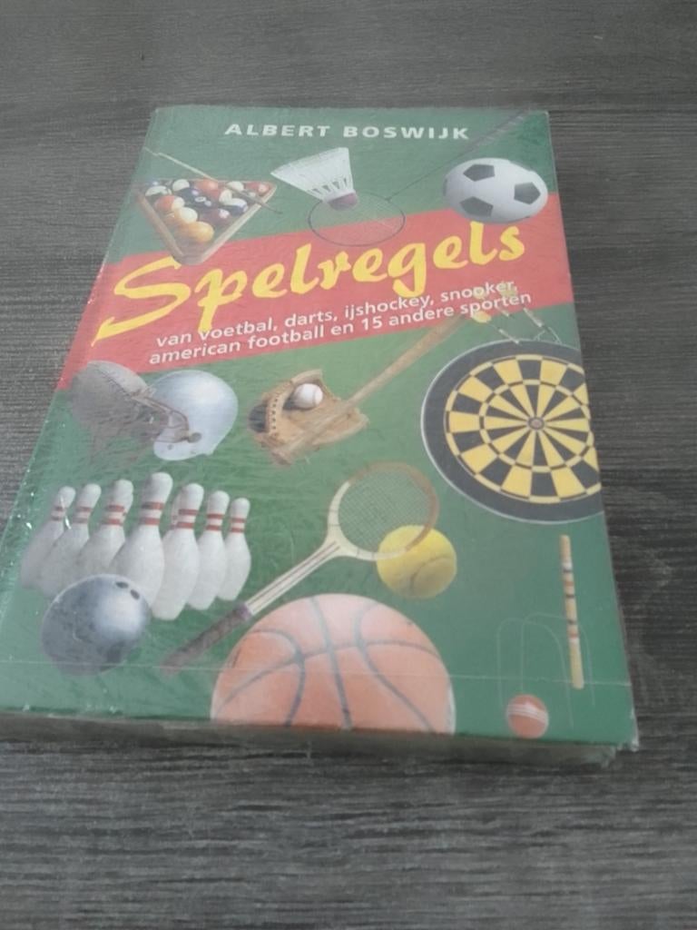 Spelregels van voetbal, darts, ijshockey, Ophalen, Zo goed als nieuw, Albert Boswijk, Balsport