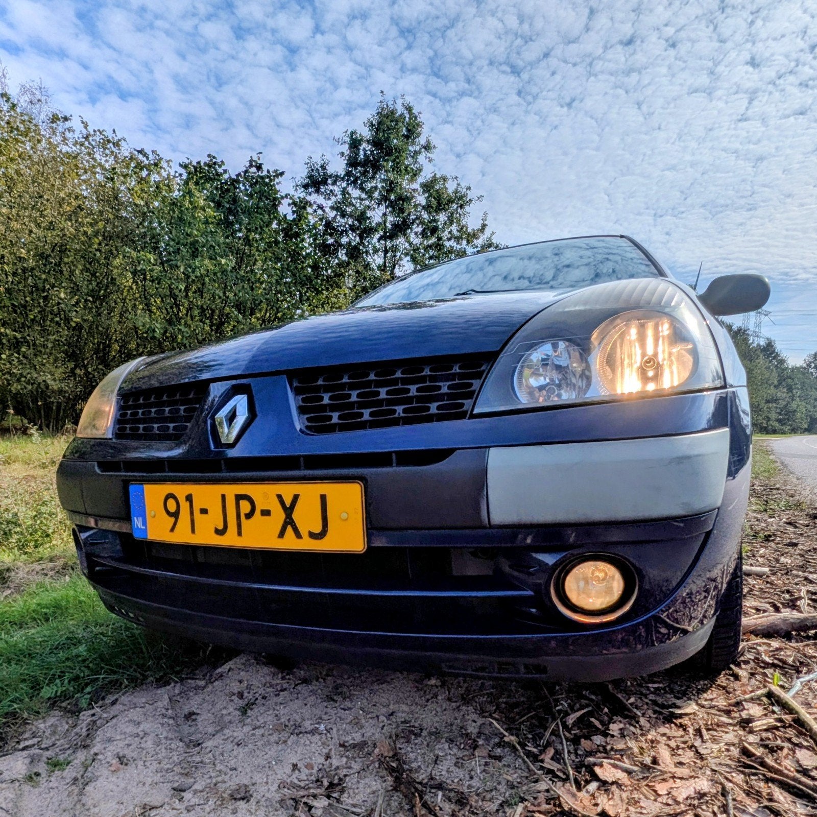 Renault Clio 1.2 16V Lage km stand  138608 !  Nieuwe Apk, Auto's, Elektrische ramen, 74 pk, 31 €/maand, 4 cilinders