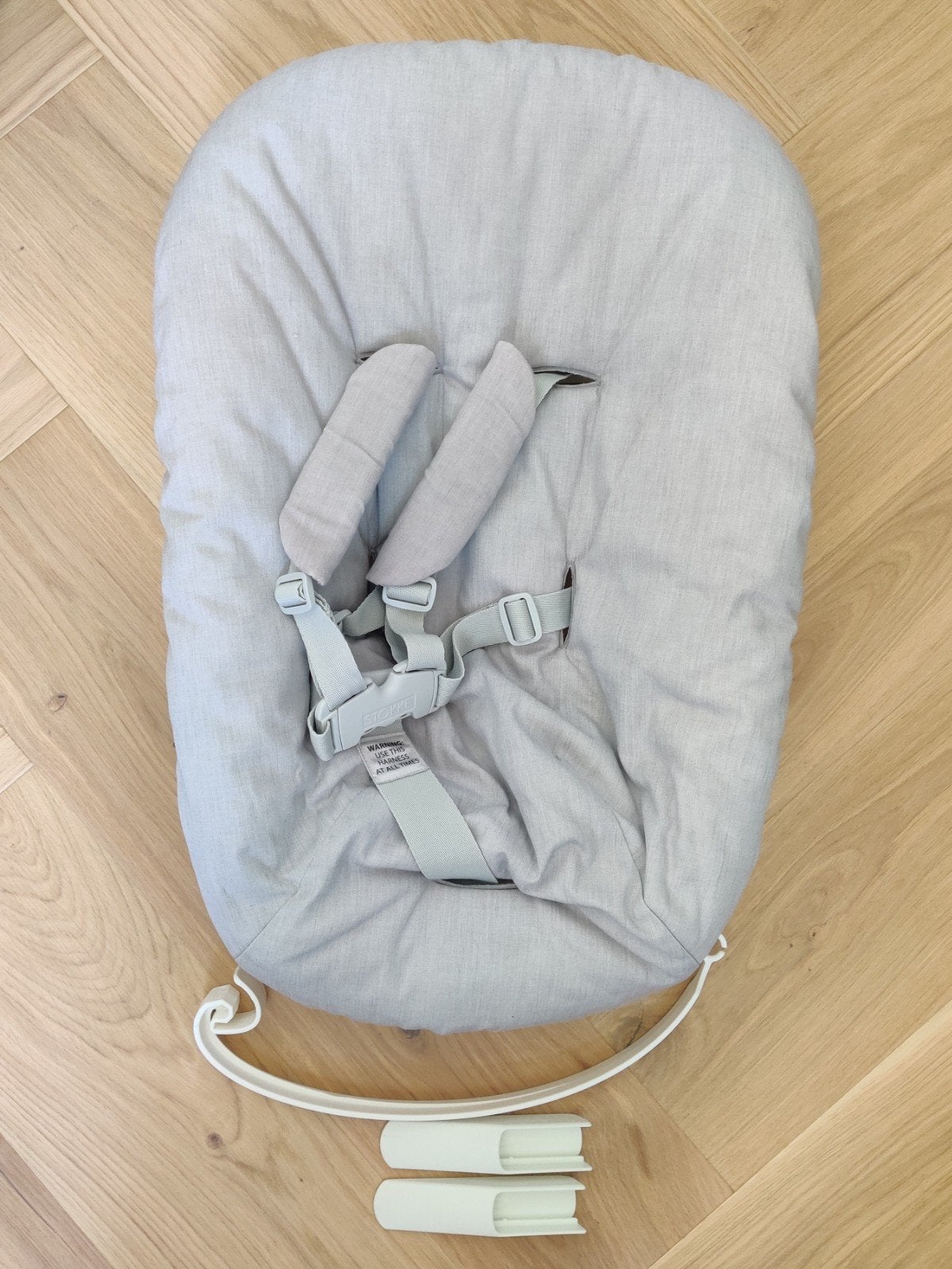 Stokke Tripp Trapp Newborn Set met gliders en speelgoedhange, Ophalen of Verzenden, Zo goed als nieuw, Meegroeistoel, Gordel(s)
