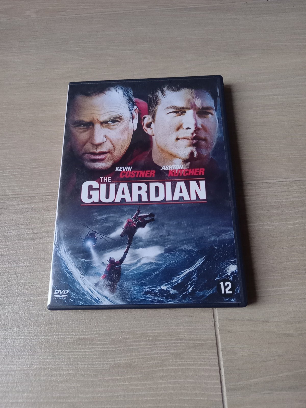 The Guardian origineel, Vanaf 16 jaar, Ophalen of Verzenden, Zo goed als nieuw
