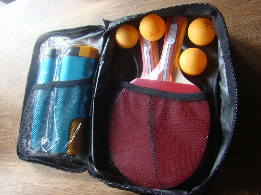 tafeltennisset niburo sport nieuw en opbrengst kika, Sport en Fitness, Tafeltennis, Ophalen of Verzenden, Nieuw, Net, Batje(s) of Balletje(s)