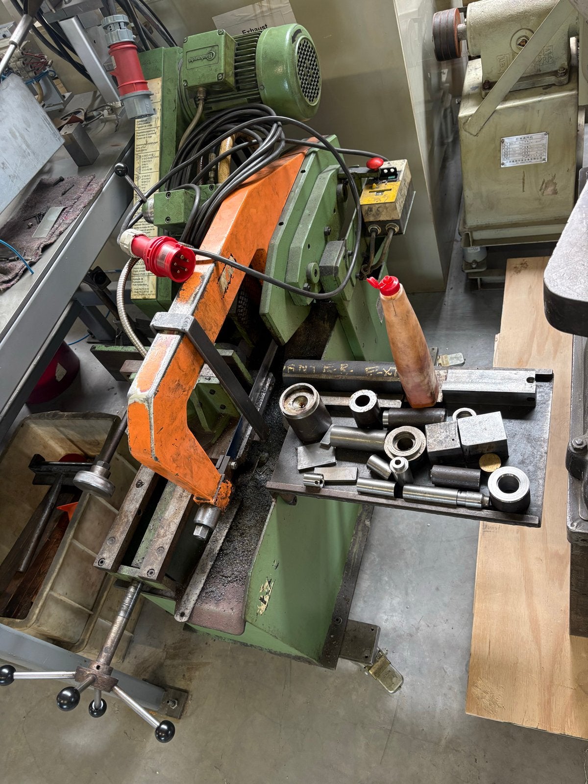 Kasto Beugelzaagmachine - Robuust en Betrouwbaar, Zakelijke goederen, Machines en Bouw | Industrie en Techniek, Ophalen of Verzenden