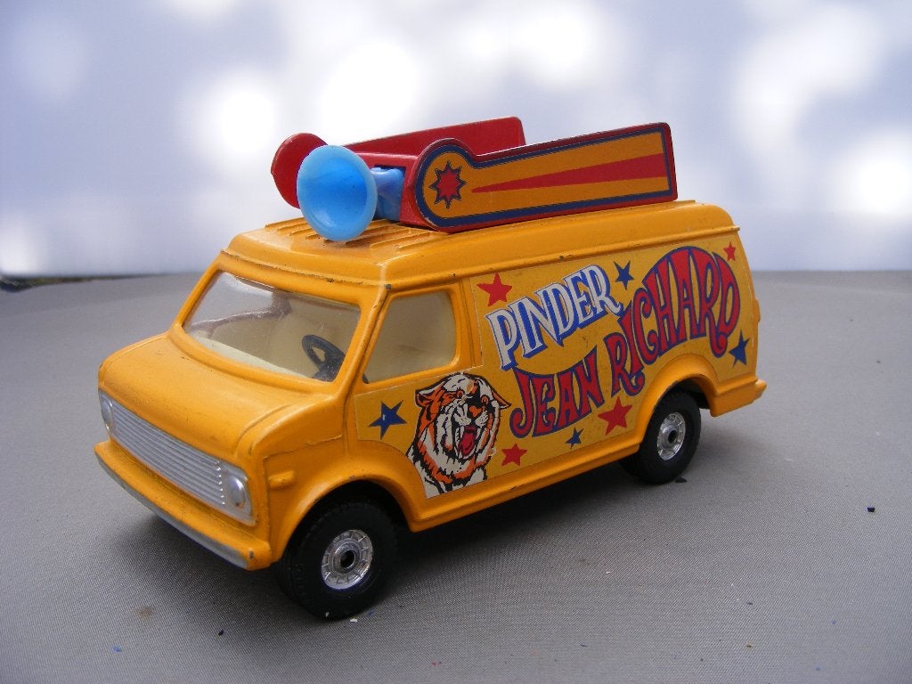 Chevrolet van corgi pinder jean richard circus 1/36 schade, Ophalen of Verzenden, Gebruikt, Auto