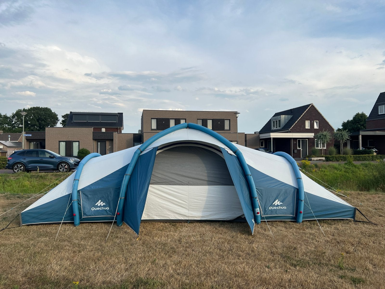 Quechua 8.4 Air Seconds opblaasbare kampeertent, Ophalen, Gebruikt, Meer dan 6