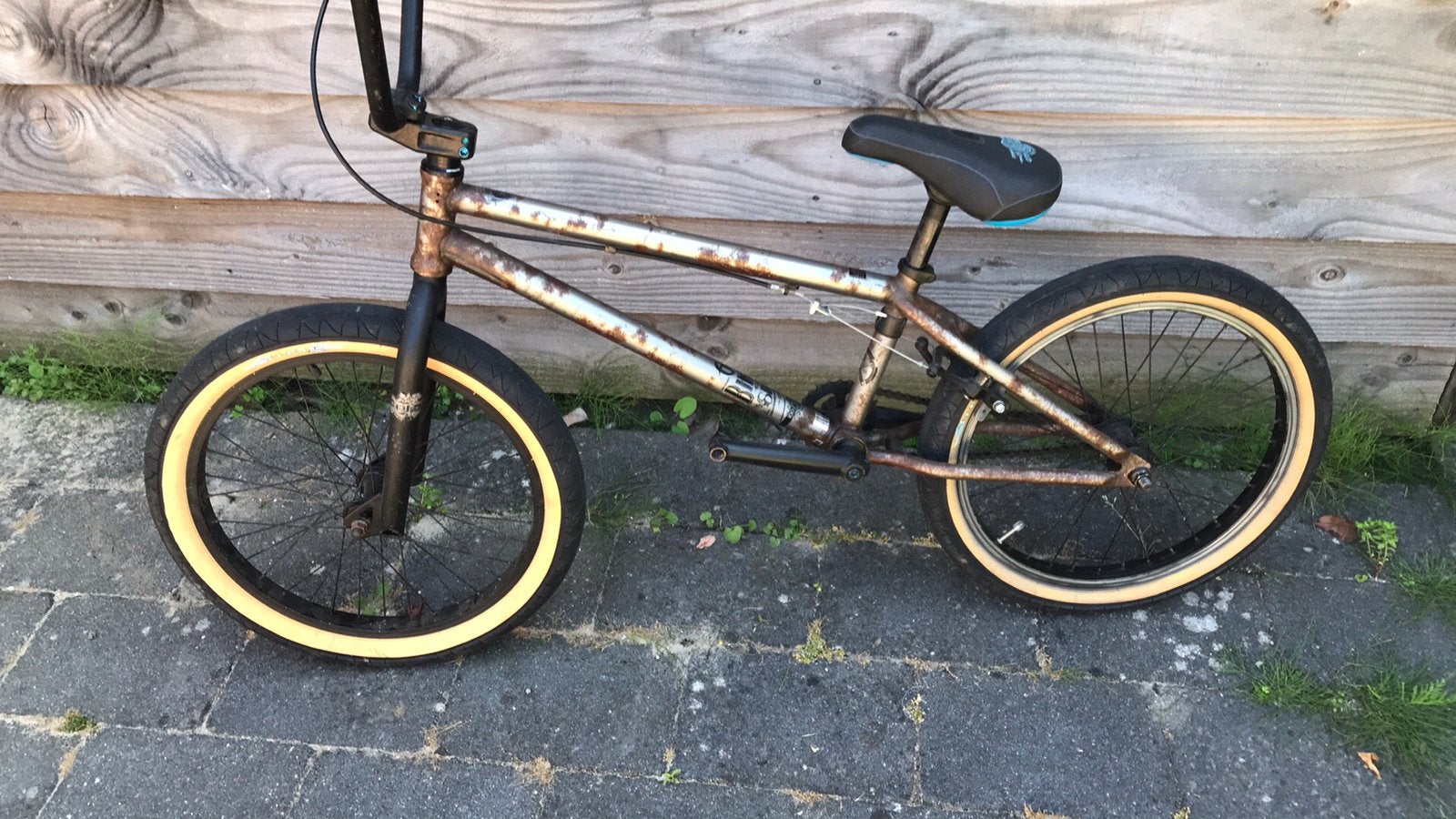 Bmx GT orginele fiets speciaal frame vanaf fabriek, Fietsen en Brommers, Ophalen, Aluminium