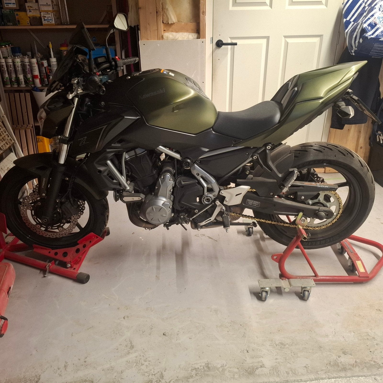 Kawasaki Z650 -  Naked Bike mat groen slechts 16.610 km, Motoren, 4 cilinders, Motorrijbewijs A, Gebruikt, Particulier