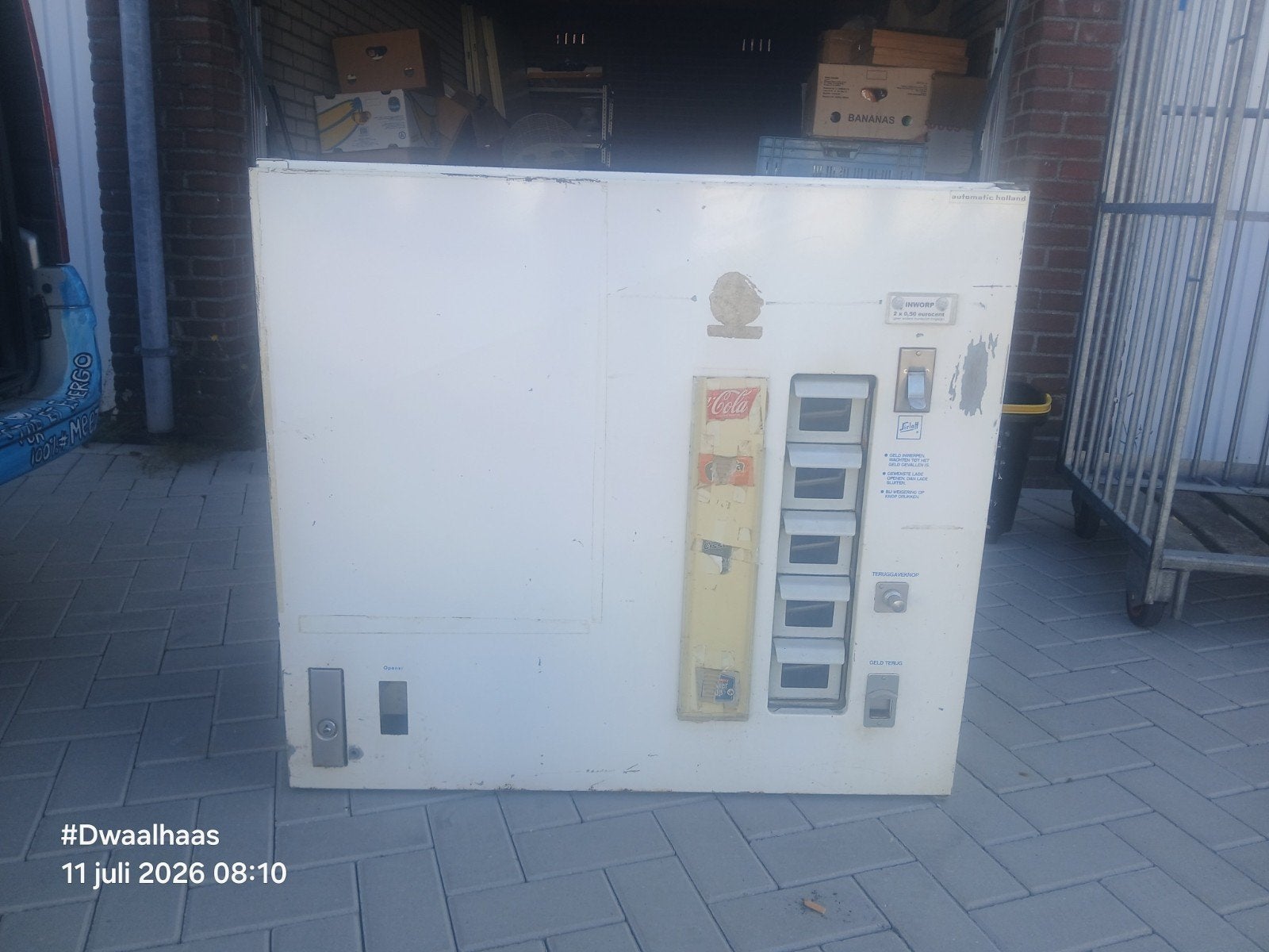 HELP  ! blikjes vending machine.., Ophalen