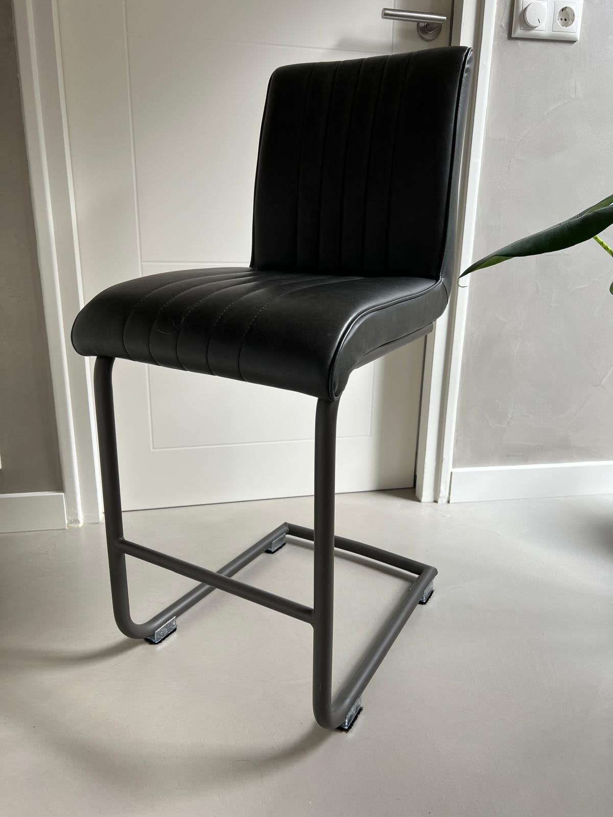 2 stoelen, Ophalen of Verzenden, Zo goed als nieuw, Twee
