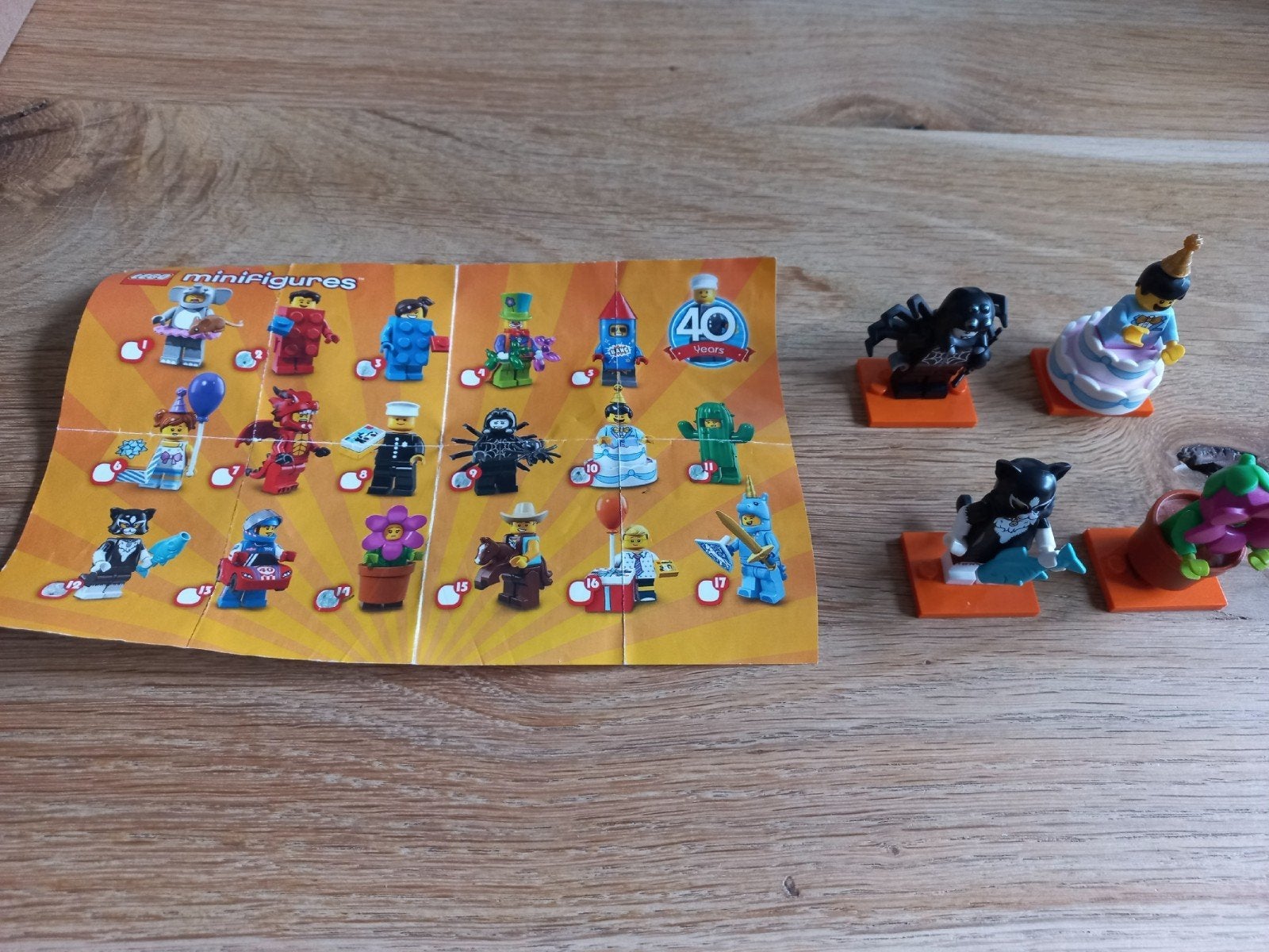 Lego minifigures serie 18 feestje 71021, Ophalen of Verzenden