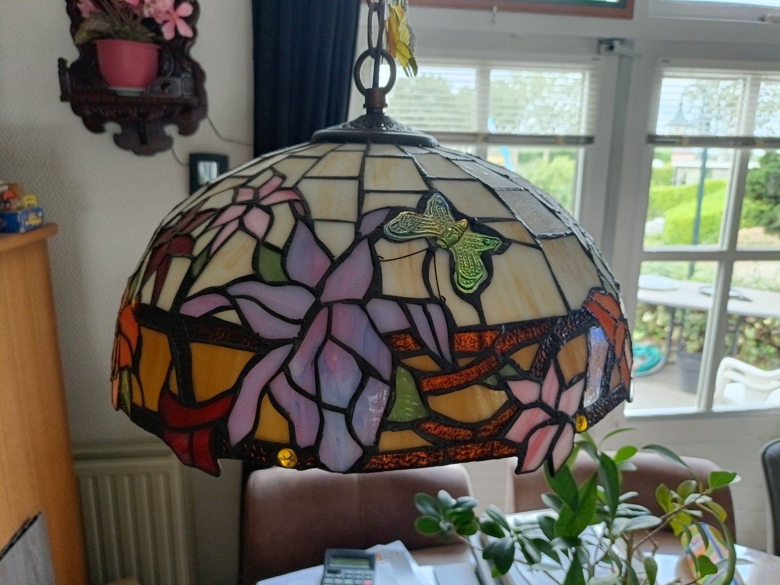 Prachtige glas in lood hanglamp met bloemmotief, Ophalen, Gebruikt, E27 (groot), Tiffany, Art Nouveau