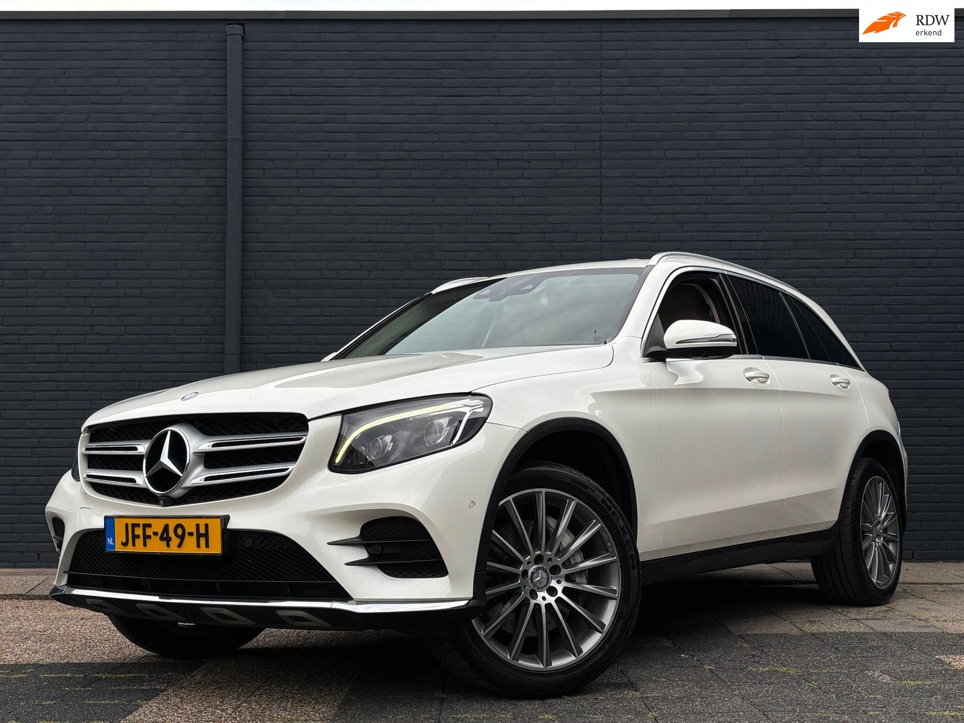 Mercedes-Benz GLC-klasse 250 4MATIC | AMG - Line | Burmester, Auto's, Automaat, Gebruikt, Euro 6, 4 cilinders