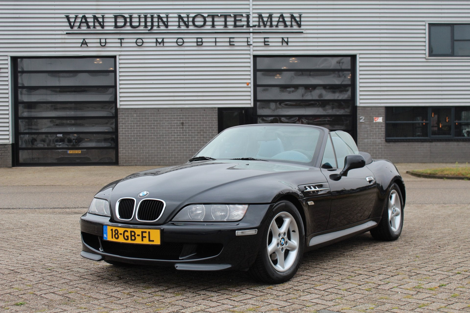 BMW Z3 Roadster 2.8 / Widebody / Leer / M Sport / N.A.P., Auto's, Oldtimers, Stoelverwarming, Achterwielaandrijving, Zwart, Bedrijf