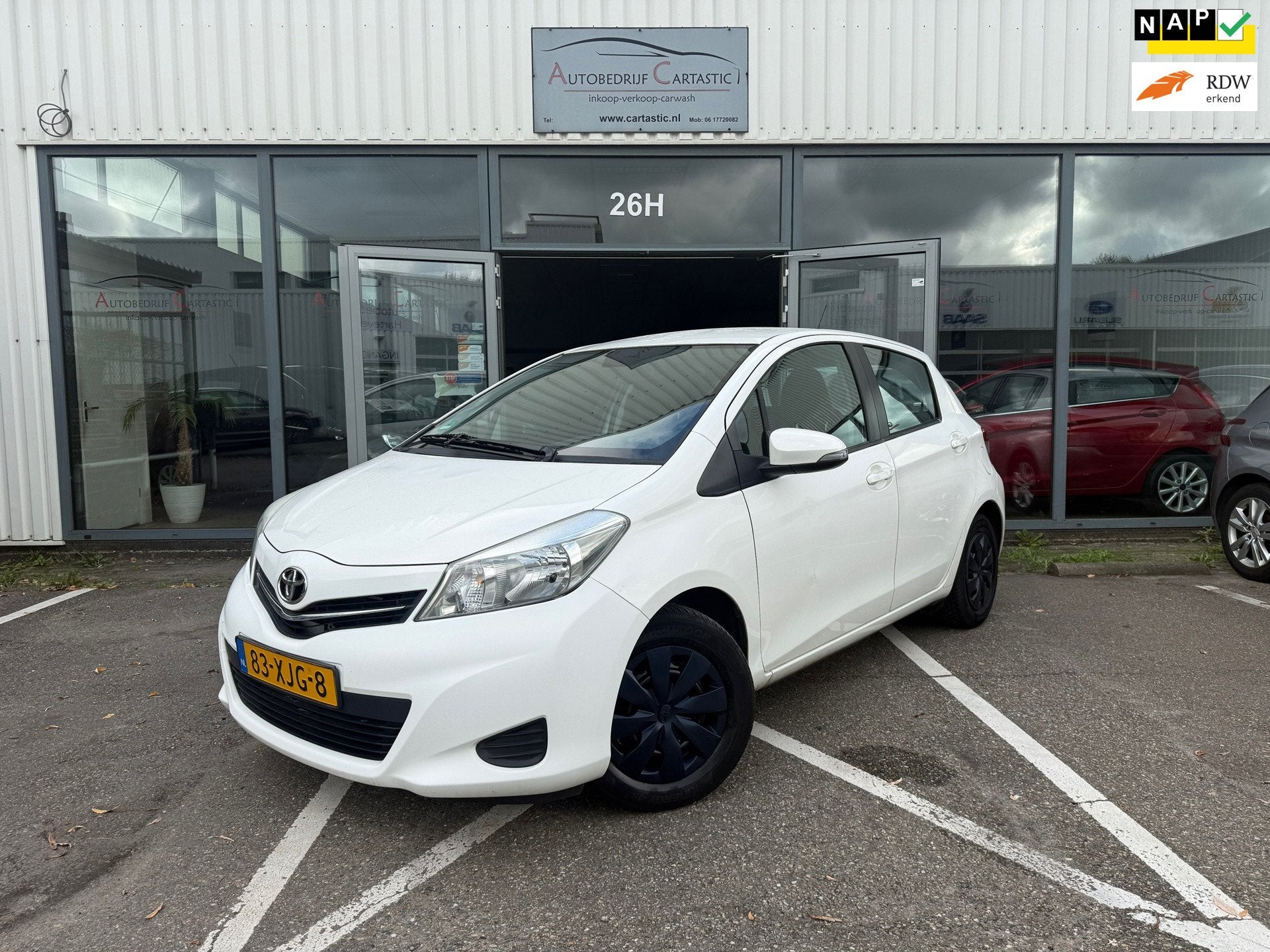 Toyota Yaris 1.0 VVT-i Aspiration 1e EIGENAAR | CAMERA | AIR, Auto's, Euro 5, 750 kg, Wit, Origineel Nederlands