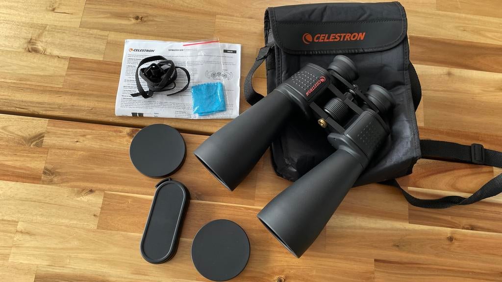 Celestron Skymaster 25x70 verrekijker met tas, Zo goed als nieuw, 20x of meer, Met hoes of tas, Porro (met knik)