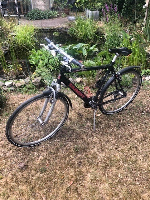 Goede fiets, stationsfiets met 21 versnellingen., 28 inch, Gebruikt, Velgrem, Meer dan 20 versnellingen