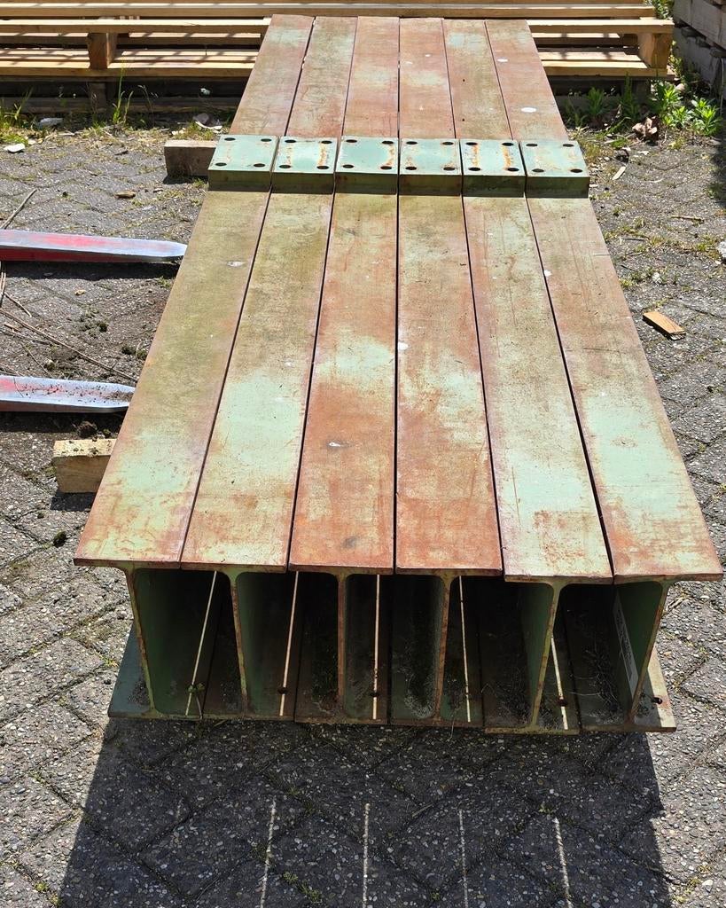 Zware metalen draagarmstellingen ipe240 balken ipe100 armen, Doe-het-zelf en Verbouw, Metalen, Ophalen, Gebruikt, IJzer