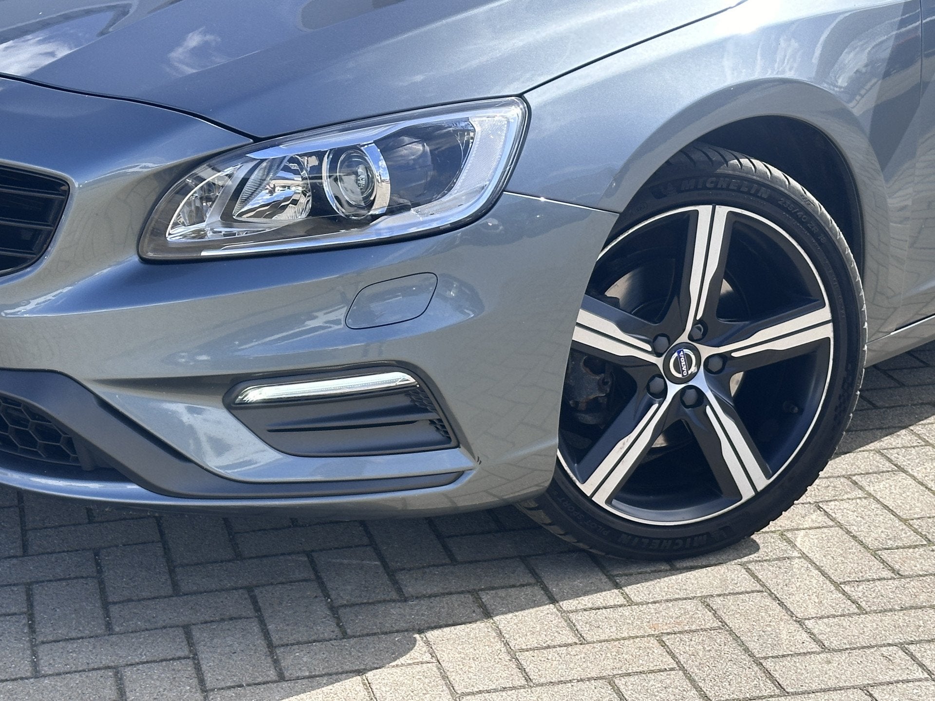 Volvo V60 2.0 T4 Business Sport | 18 inch Lichtmetalen velge, Auto's, Stof, Gebruikt, Euro 6, 1969 cc