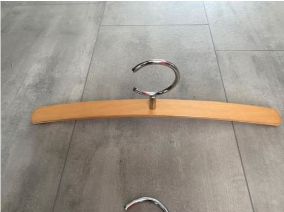 Beukenhouten kledinghangers met RVS haak, Ophalen of Verzenden, Zo goed als nieuw, Hout, Volwassenen
