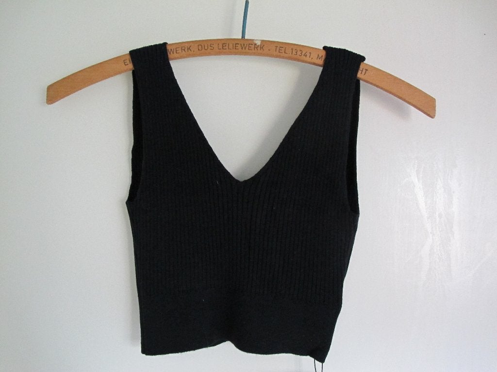 Black rib knit V neck crop top (CHENN CHENN), Maat 38/40 (M), Zwart, Nieuw, Ophalen of Verzenden