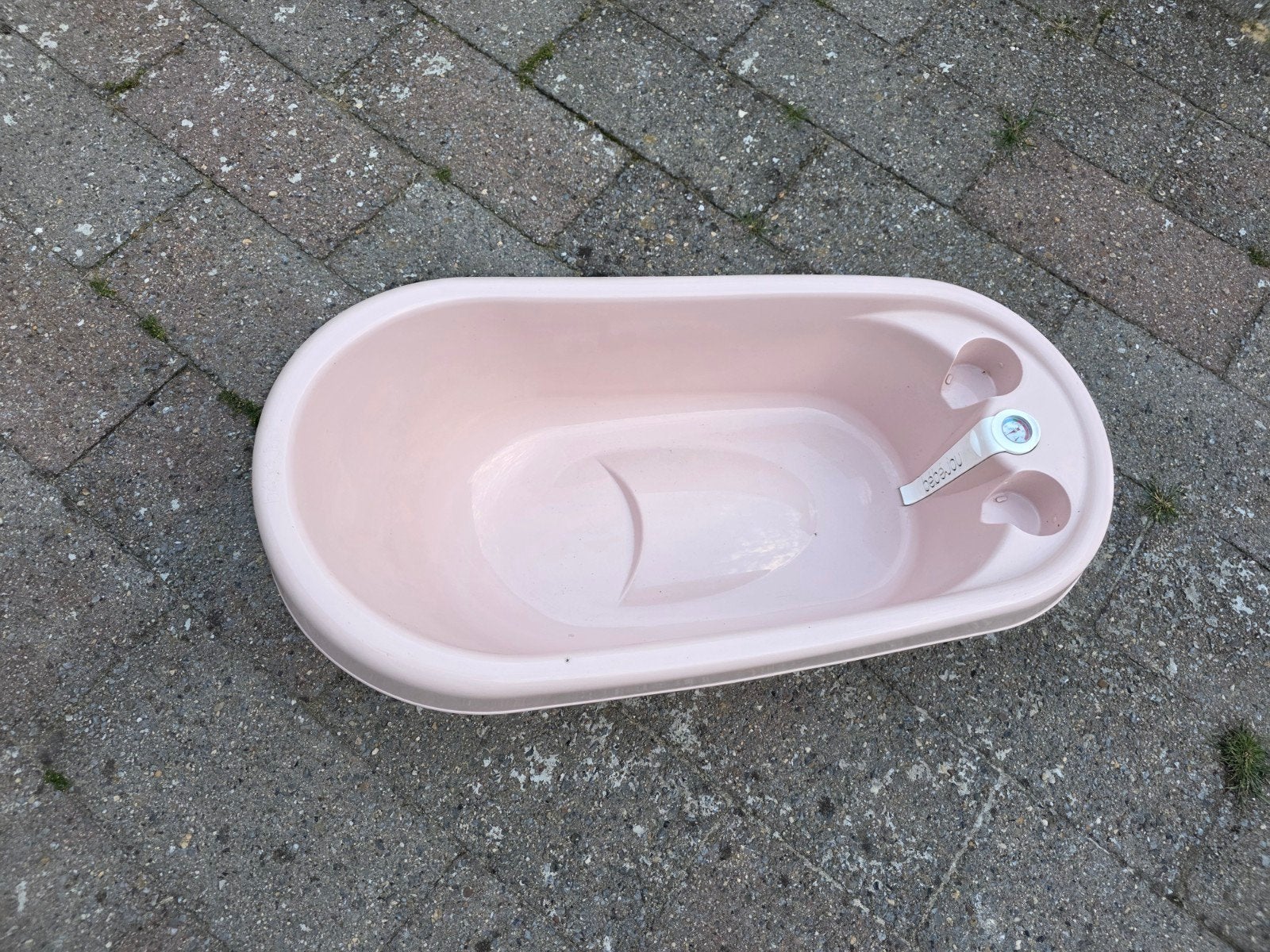 Roze babybadje met standaard en thermometer, Ophalen, Gebruikt