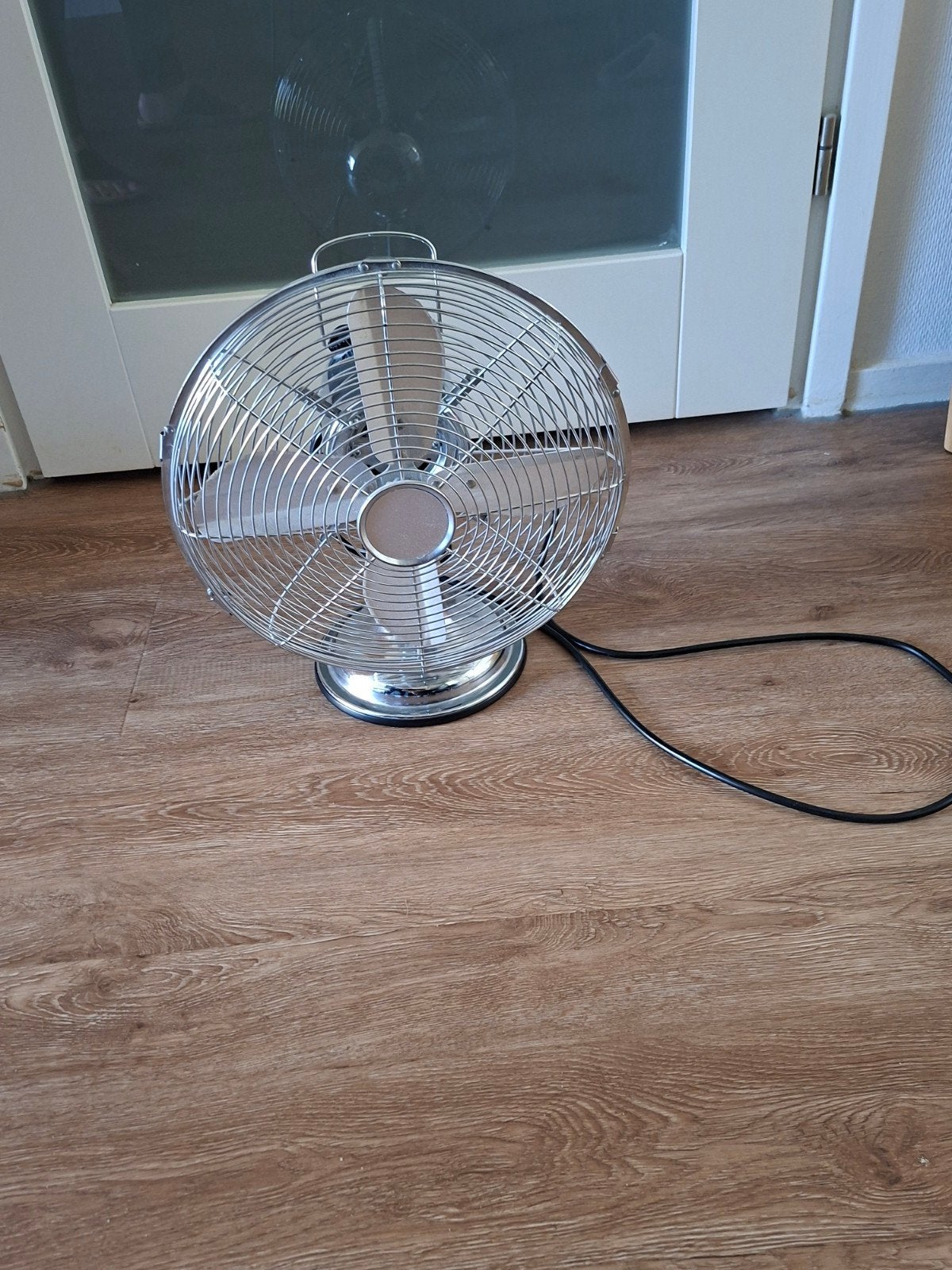 Stijlvolle chromen tafelventilator - Zo goed als nieuw, Ophalen, Zo goed als nieuw, Tafelventilator